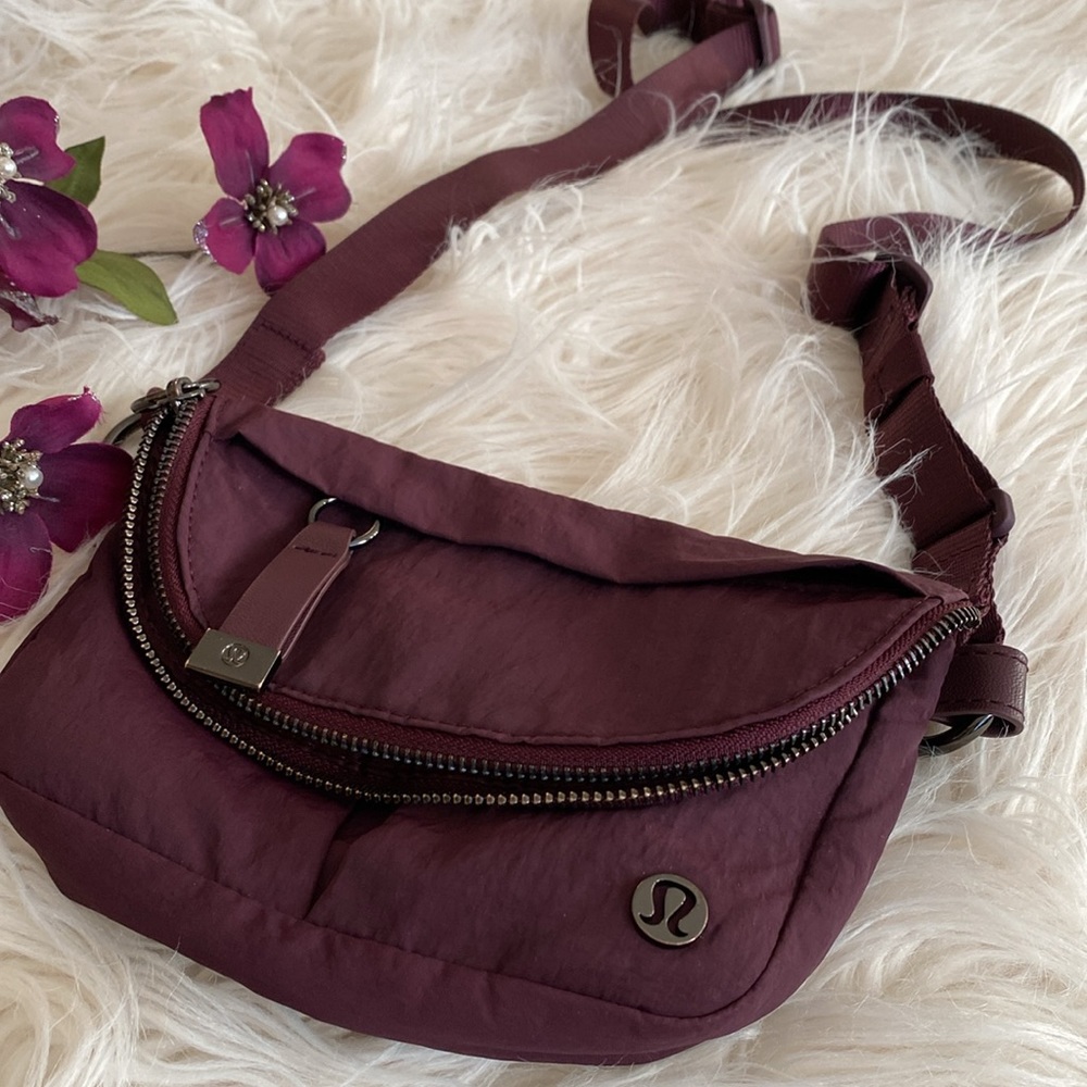 LULULEMON crossbody small purse